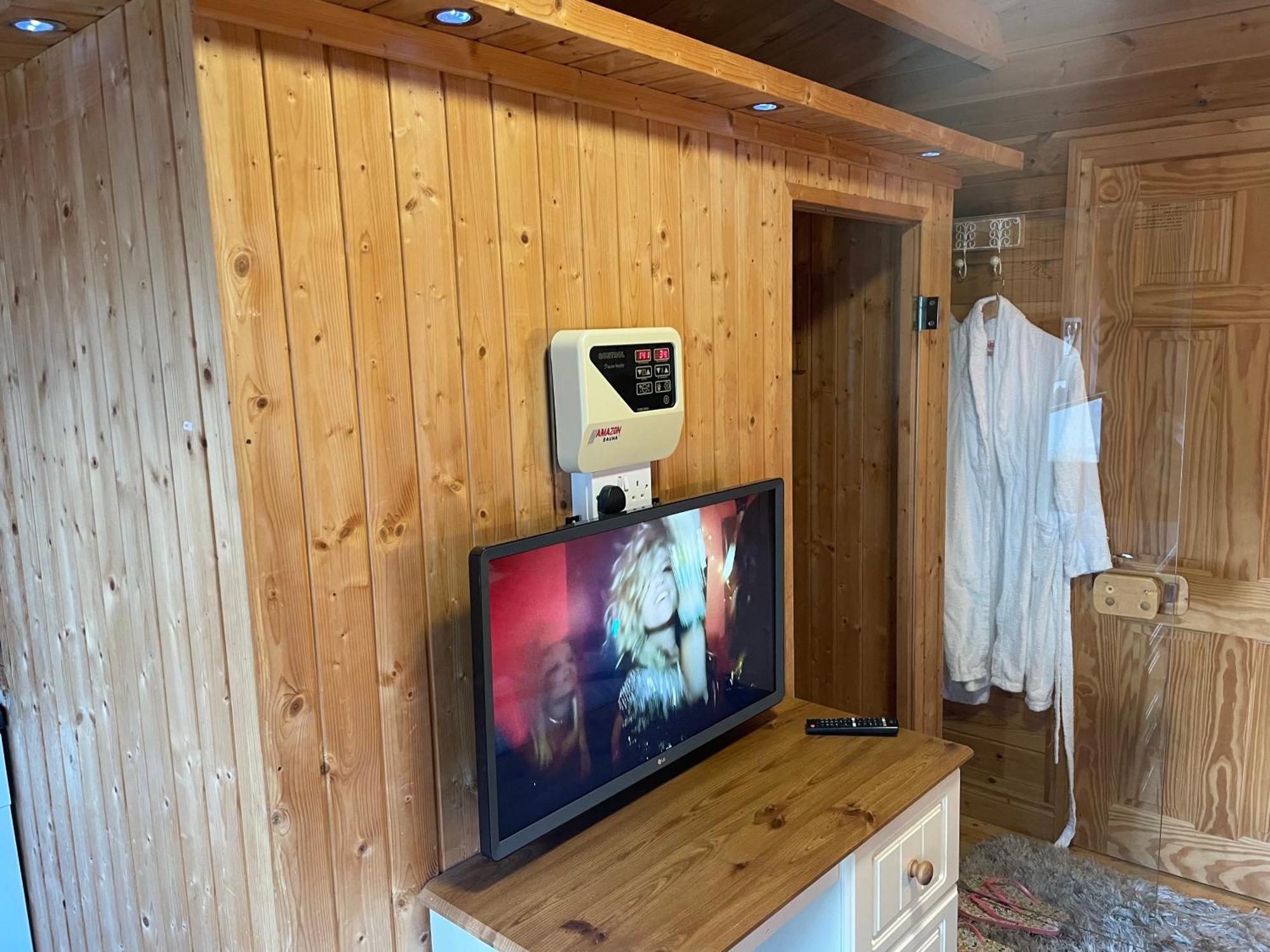 Chalet Free Sauna & Spa Superking Bed Killaloo Екстер'єр фото